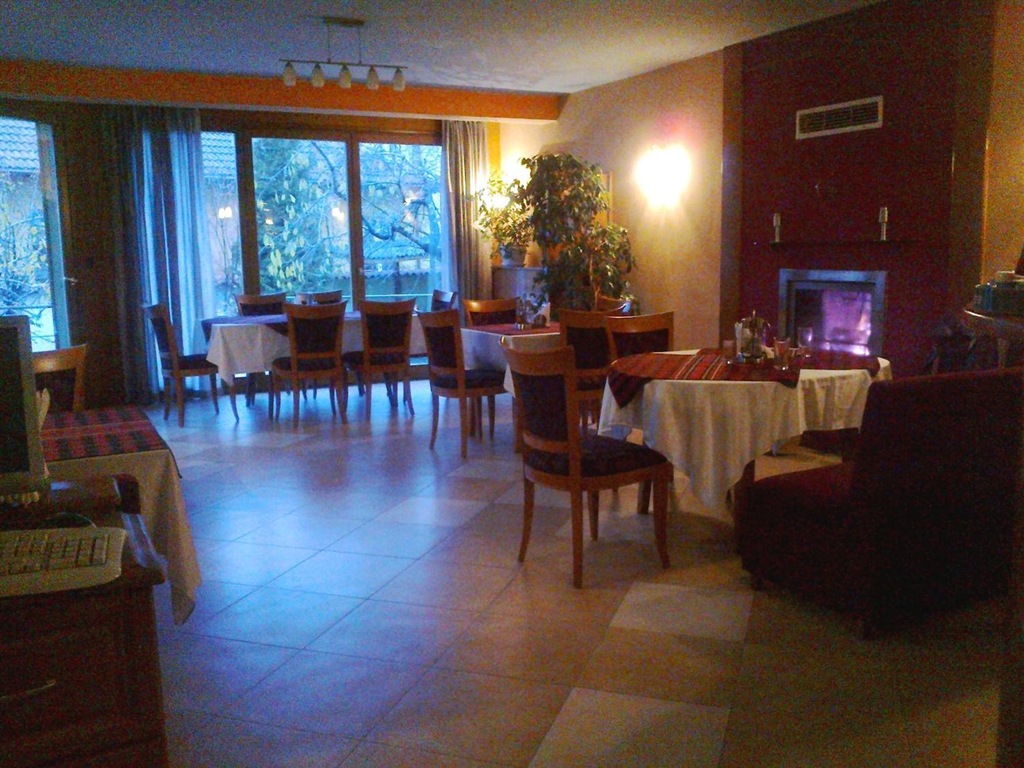 Family Hotel Sonata Самоков Экстерьер фото