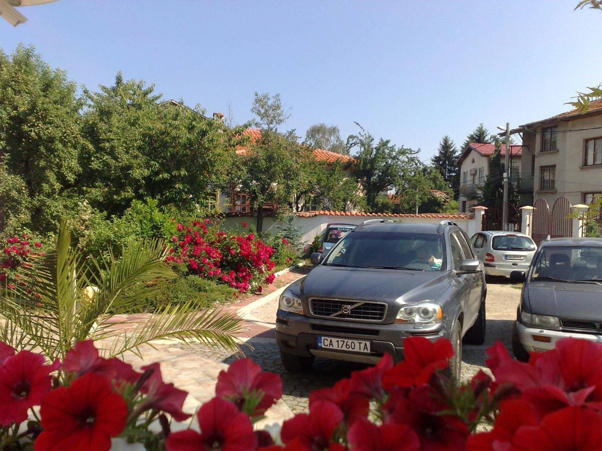 Family Hotel Sonata Самоков Экстерьер фото