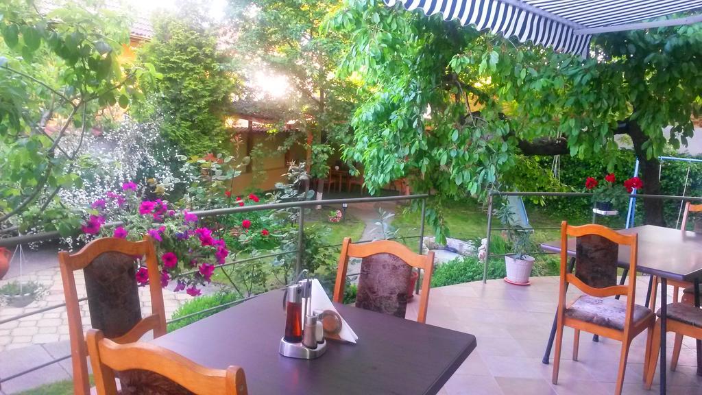Family Hotel Sonata Самоков Экстерьер фото