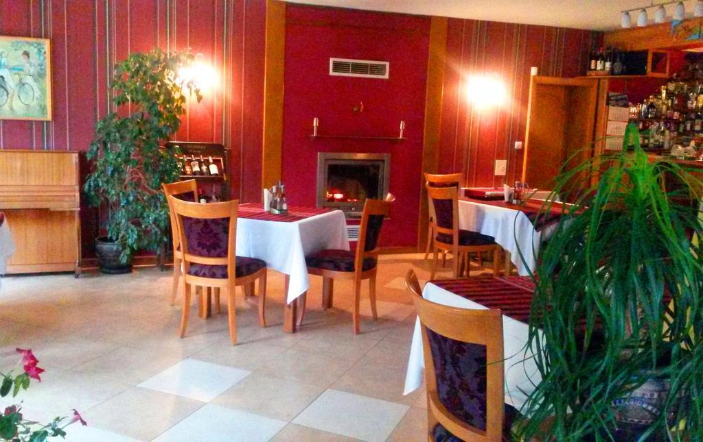 Family Hotel Sonata Самоков Экстерьер фото